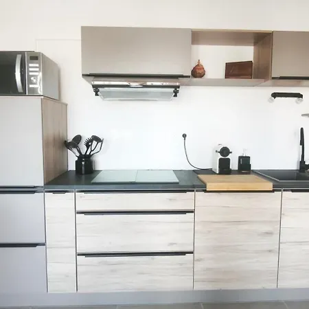 Spacieux Avec Clim Et Grande Terrasse A דירה *