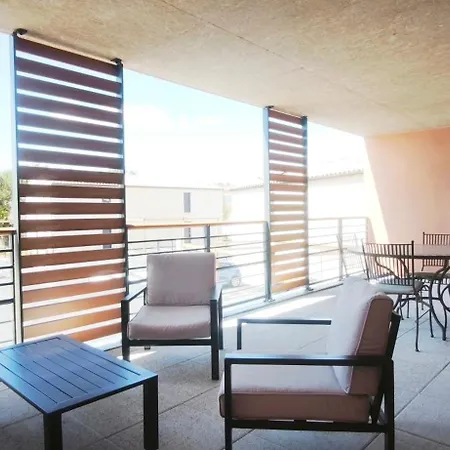 Spacieux Avec Clim Et Grande Terrasse A