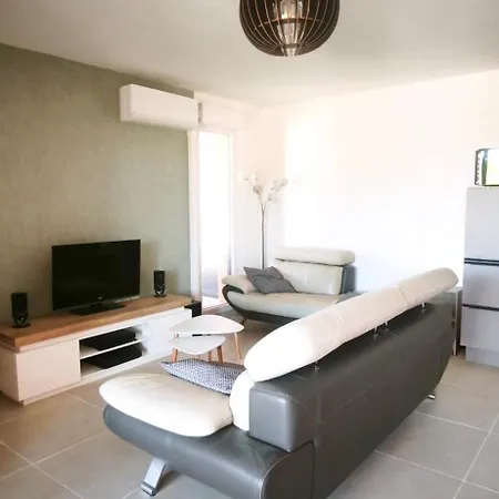 Spacieux Avec Clim Et Grande Terrasse A Апартаменты Юзес